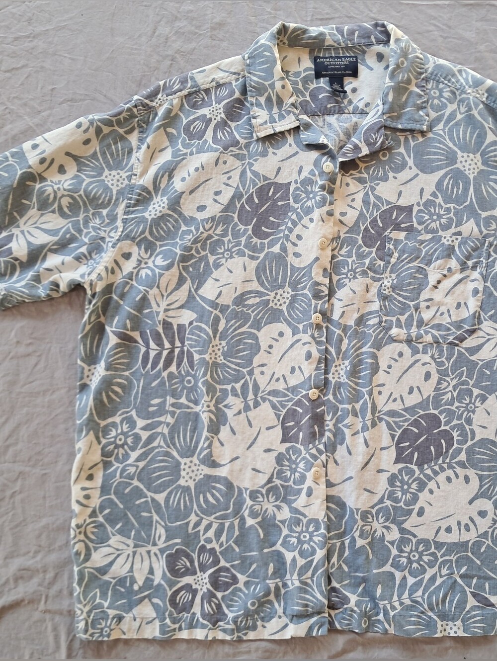 American Eagle Outfitters Blue and White Hawaiian Short Sleeve Button-Down Shirt
